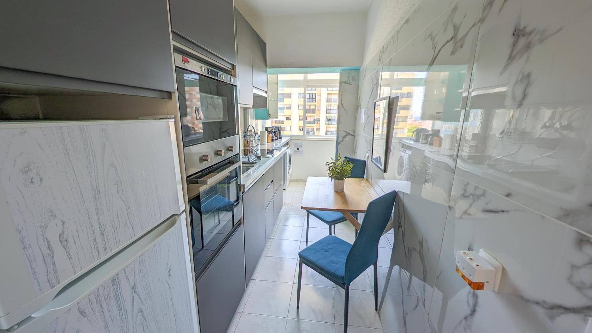 2 Room Condo - 5 Mins From Costa Da Caparica Beach & Bars Luaran gambar